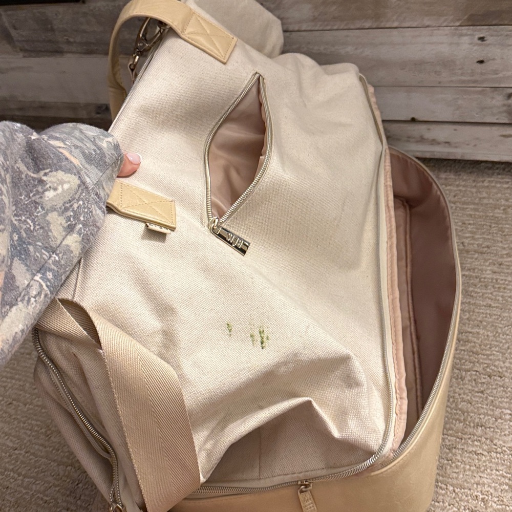 Beis The Weekender in Beige - Picture 5 of 6